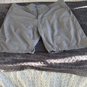 Deveaux Men's Classic Gray Shorts